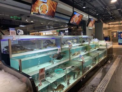 線下頻頻閉店，線上轉(zhuǎn)型“遇阻”，永輝超市賣(mài)場(chǎng)模式如何破局水產(chǎn)品零售？